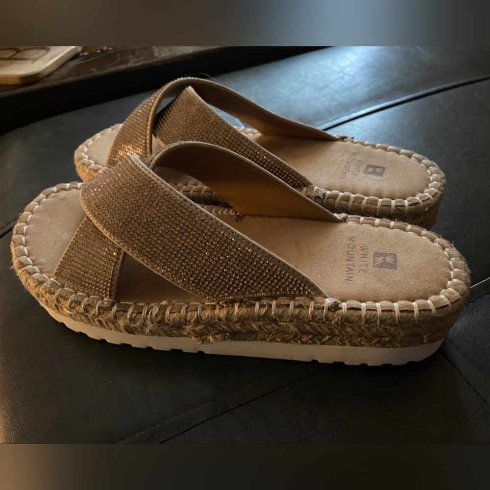 Sandals size 8